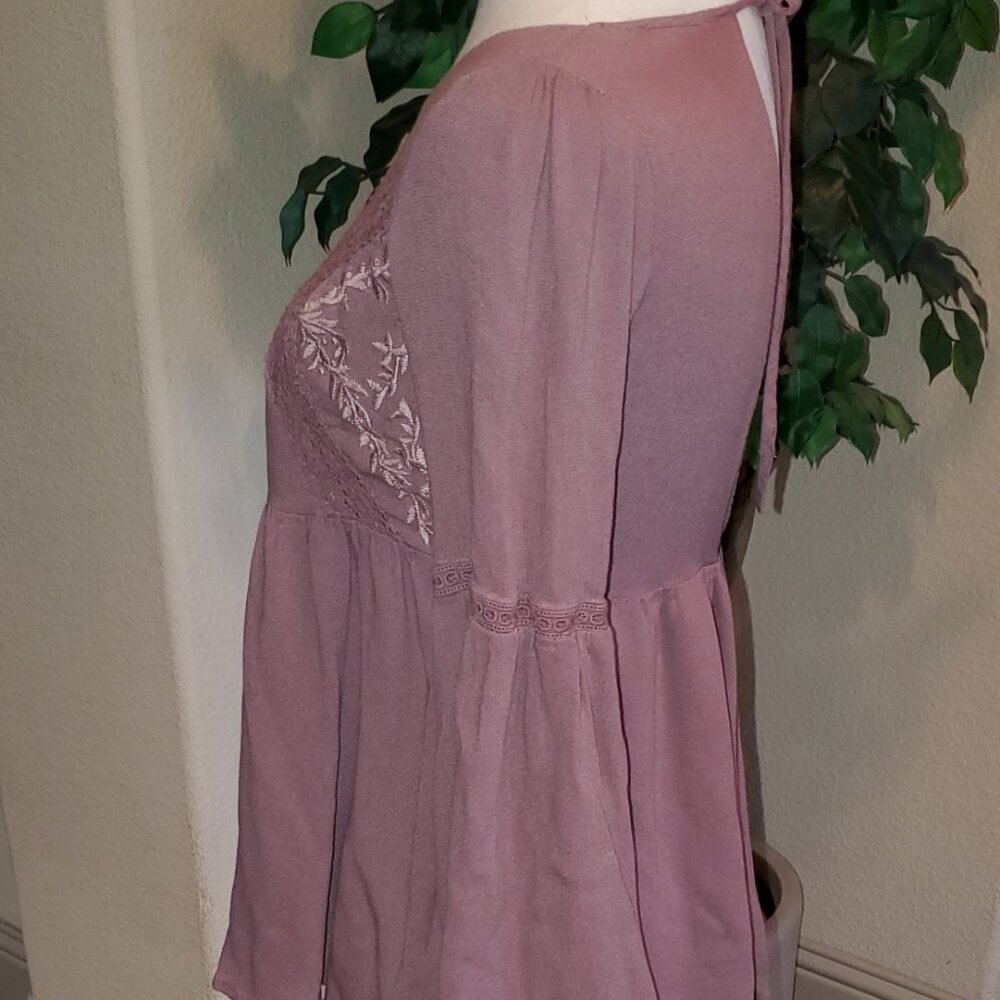 Lavender Boho Lace Bell Sleeve Top - Picture 3 of 8